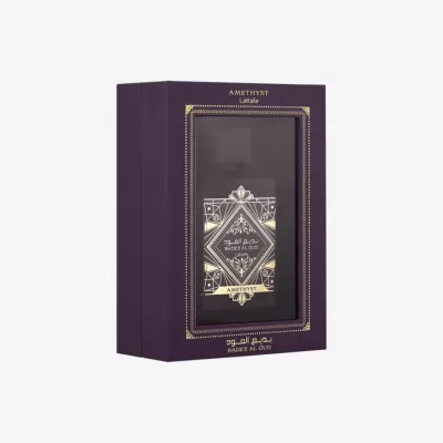Perfume Badee Al Oud Amethyst Lattafa dentro de caixa roxa com janela e detalhes dourados