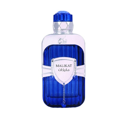 Frasco de perfume azul transparente com tampa azul e rótulo branco MALIKAT