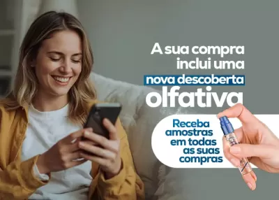 Mulher com telemóvel e frasco de amostra com texto promocional