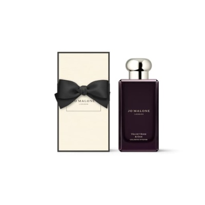 Fragrância Jo Malone London Velvet Rose & Oud com embalagem e laço preto