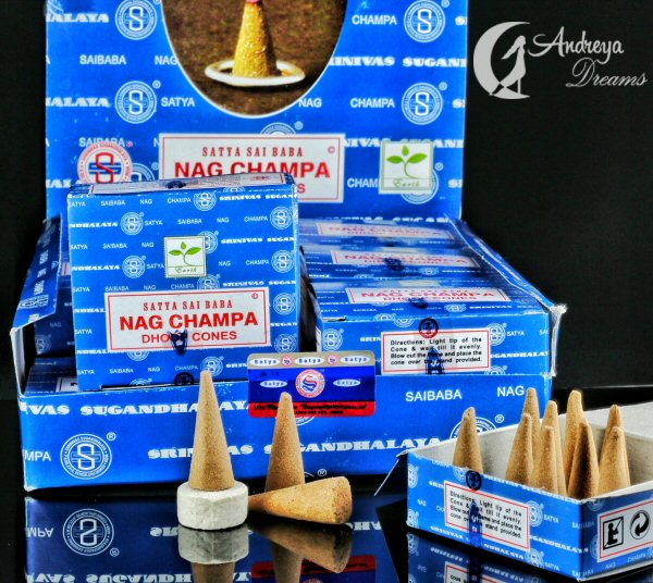 Cones Incenso Nag Champa - Dhoop Cones Caixas azuis de incenso Nag Champa Satya com cones de incenso castanhos