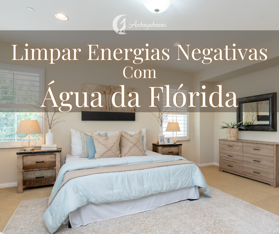 Quarto com cama de casal azul clara e decoração em madeira clara e plantas, com texto sobre limpar energias negativas.