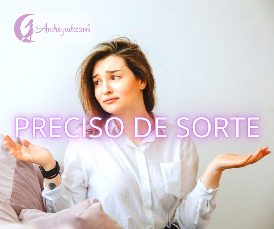 Mulher expressando dúvida com texto PRECISO DE SORTE em rosa neon