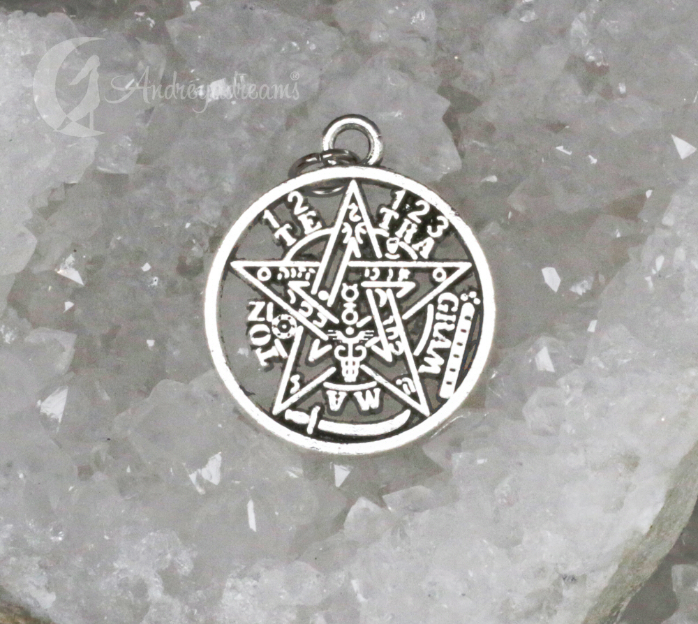Pendente Tetragrammaton Pingente prateado com pentagrama e símbolos num fundo de cristais brancos