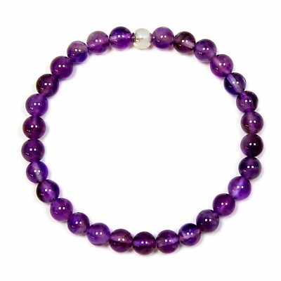 Pulseira elástica de contas roxas com uma conta branca
