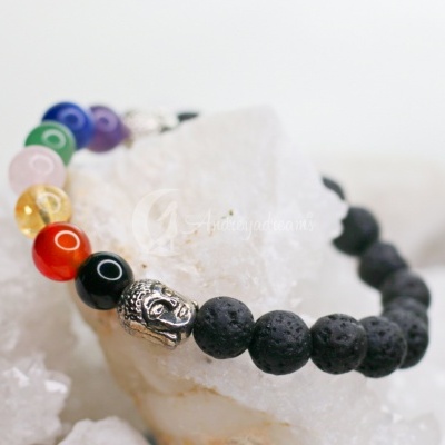 Pulseira elástica com contas de lava preta e contas coloridas com cabeça de Buda prateada