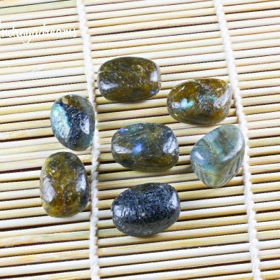 https://www.andreyadreams.com/product/labradorite