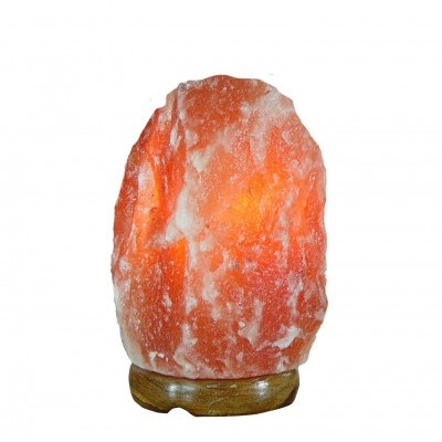 Lâmpada de sal laranja e branca com base de madeira