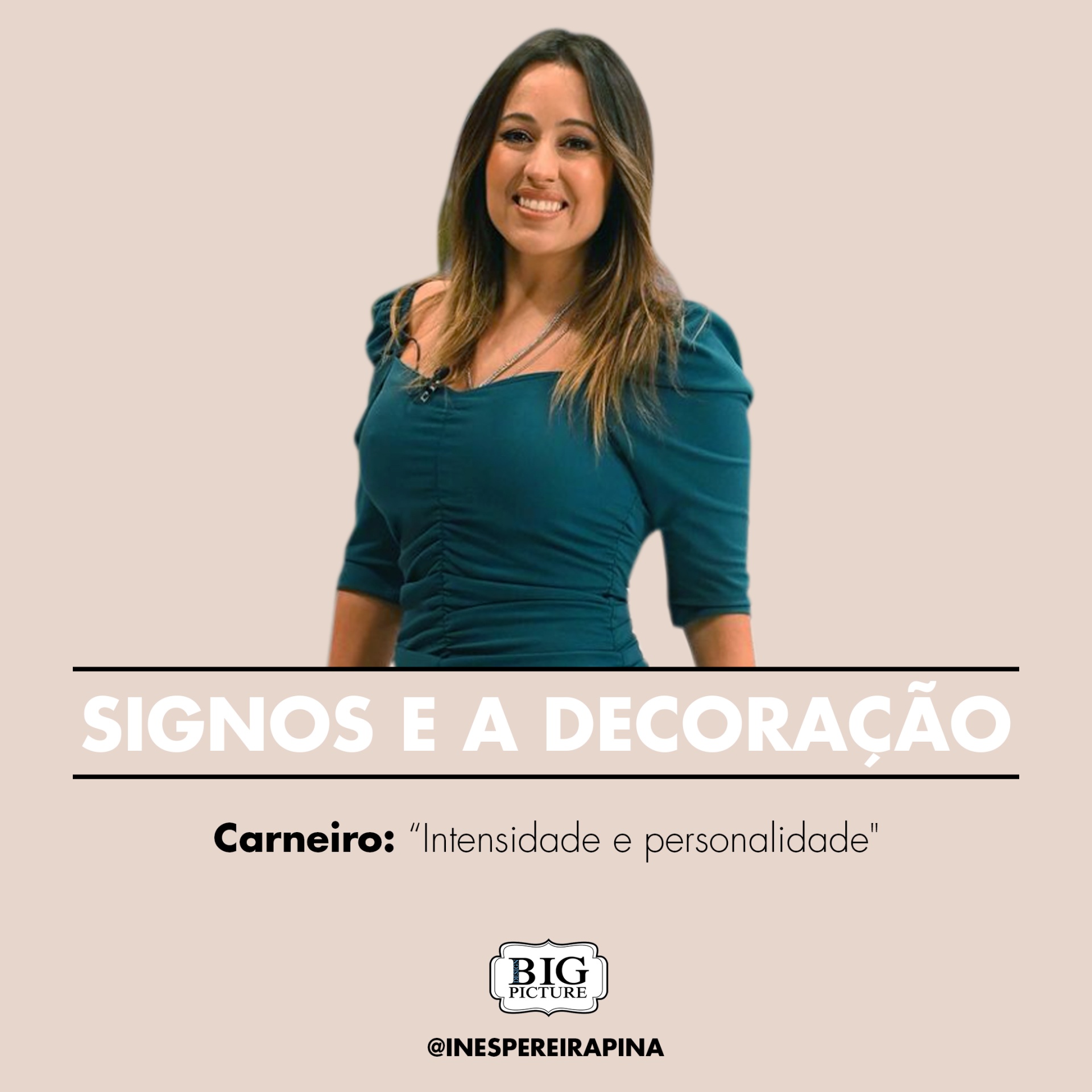 Mulher sorridente com blusa azul e texto sobre signos e decoração em fundo bege