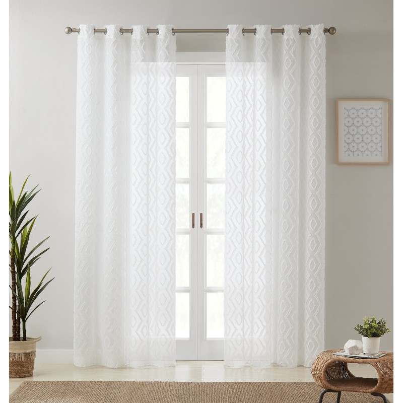 Cortinas brancas translúcidas com padrão texturizado em zig-zag