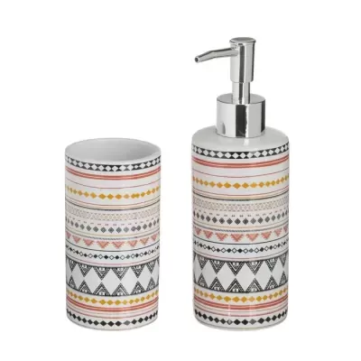 Conjunto de banheiro com dispensador de sabão e copo decorados com padrões geométricos coloridos