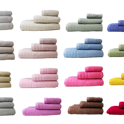 Conjunto de toalhas de várias cores empilhadas