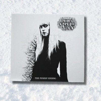 Capa de álbum musical preto e branco com uma mulher e texto THE PUREST ENDING