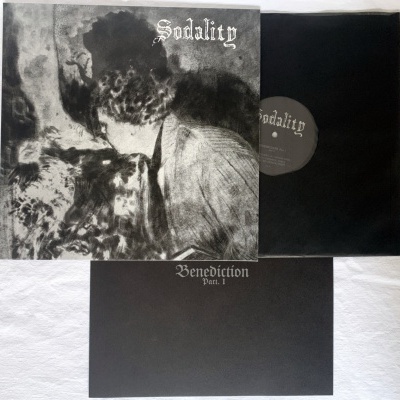 Vinil com capa cinza e preta mostrando 'Sodality' e contra-capa preta com texto 'Benediction Part. I'