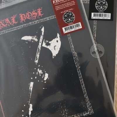 Capa de disco FINAL DOSE - UNDER THE ETERNAL SHADOW com etiquetas nas cores preto e vermelho