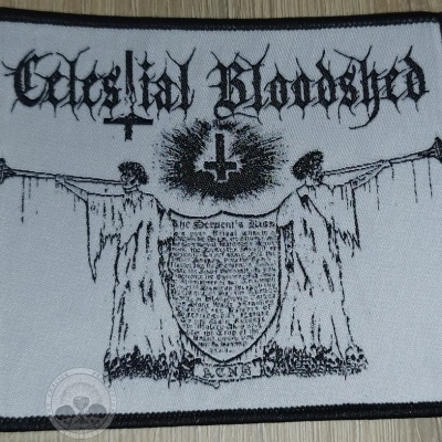 Patch retangular branco com texto Celestial Bloodshed e figuras angelicais pretas com trombetas