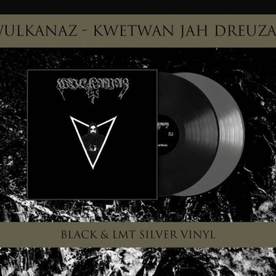 Dois discos de vinil preto e prateado com capa preta triangular e texto promocional em fundo escuro