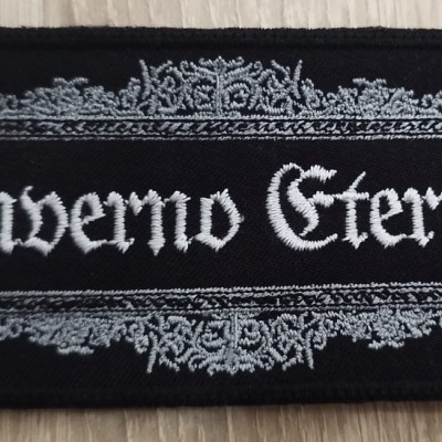 tecido preto bordado com texto 'Inverno Eterno'