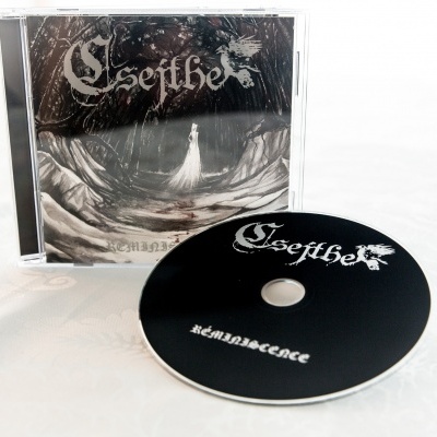 CD preto com texto branco 