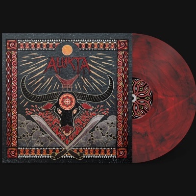 Disco de vinil vermelho e preto com capa artística preta, vermelha e cinzenta
