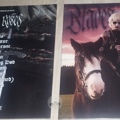 Capas de discos vinil da banda Blades & Roses, uma com pessoas e cavalo, outra com lista de músicas