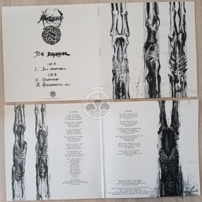 Capa e contracapa de álbum em vinil com desenhos em preto e branco e texto manuscrito
