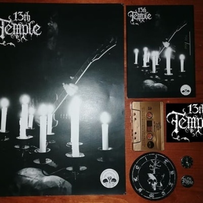 Conjunto de merchandise 13th Temple com posters, cassete, adesivo, t-shirt, CD e pin