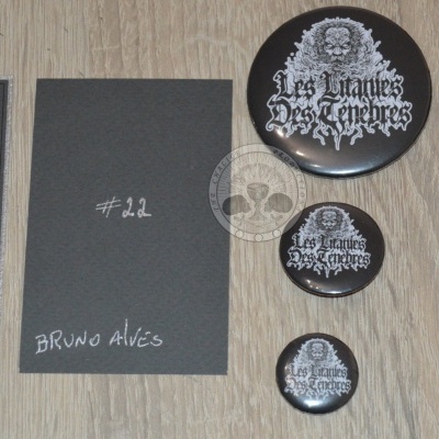 Cartões de papel e pins redondos com ilustrações e texto Les Litanies Des Ténèbres