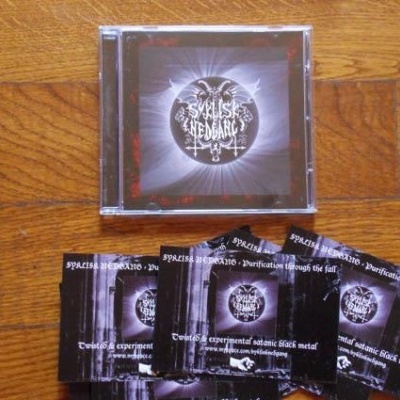 CD 'SPECIALS 30 YEARS' com brochuras promocionais sobre chão de madeira