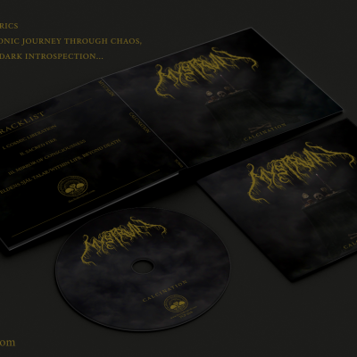 Pacote CD de metal negro com texto amarelo e booklet