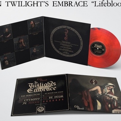 Vinil vermelho translúcido do álbum Lifeblood da banda In Twilight's Embrace com capa dupla preta e encarte ilustrativo