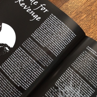 Livro aberto com título Ride for Revenge sobre fundo preto