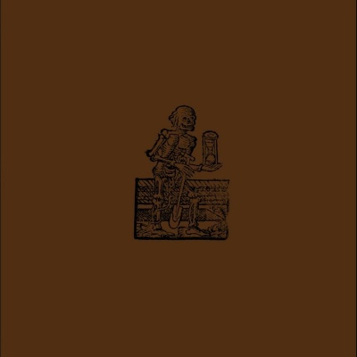 Esqueleto sentado segurando ampulheta em fundo castanho