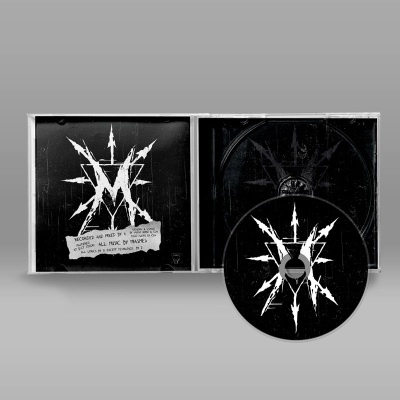 Estojo aberto de CD preto com logotipo branco de setas e texto visível