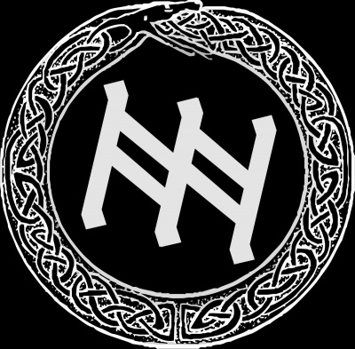 Símbolo cinza claro num fundo preto com borda trançada branca em padrão celta