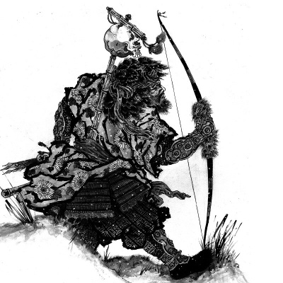 Ilustração em preto e branco de um samurai ajoelhado com arco e armadura detalhada.