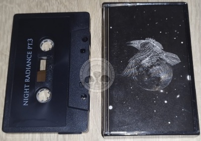 Cassete áudio preta NIGHT RADIANCE PT.3 com estojo de corvo na lua