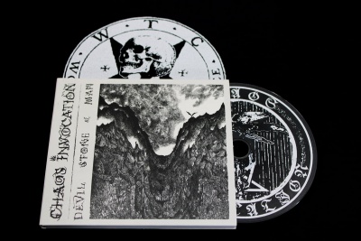 CD Chaos Invocation com arte de capa e disco em preto e branco com símbolos e texto.