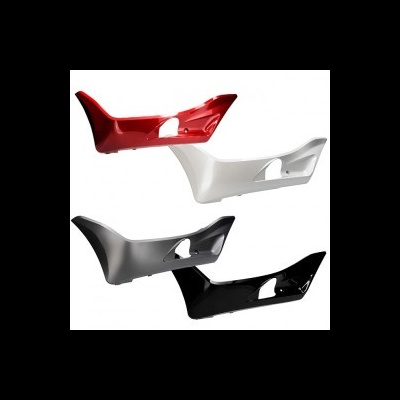 Quatro pára-choques de carro nas cores vermelho, branco, cinza e preto com aberturas centrais