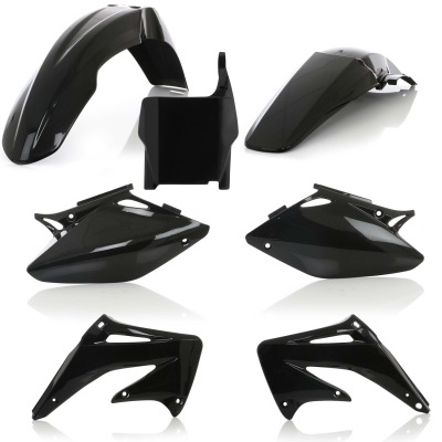 Peças de plástico preto para moto sobre fundo branco