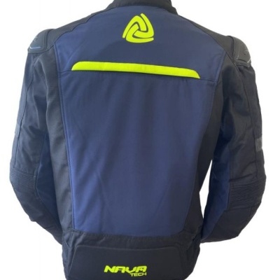 Casaco de motociclista azul escuro com detalhes amarelos fluorescentes e pretos, visto de costas