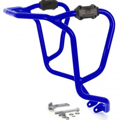 Estrutura metálica tubular azul com acessórios pequenos