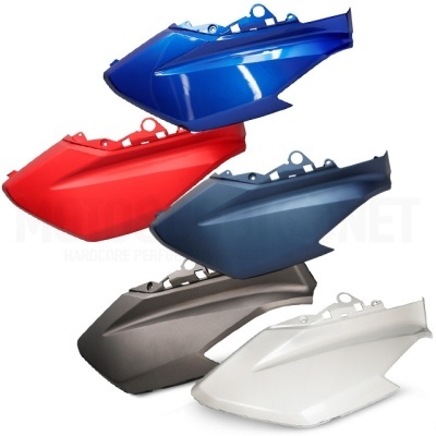 Tampas laterais para moto em várias cores: azul, vermelho, cinza escuro, cinza claro e branco