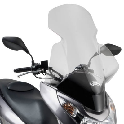 Scooter preta com para-brisas transparente alto e banco preto