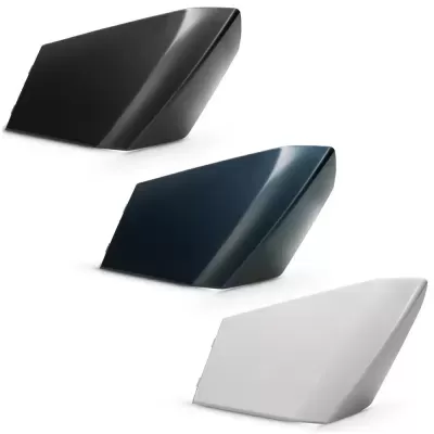 Capas laterais de plástico preto, azul escuro e branco sobre fundo branco.