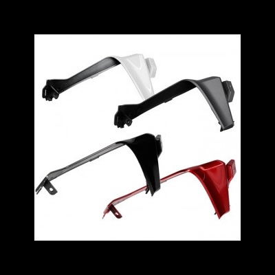 quatro protetores ou suportes para bicicleta em plástico de várias cores