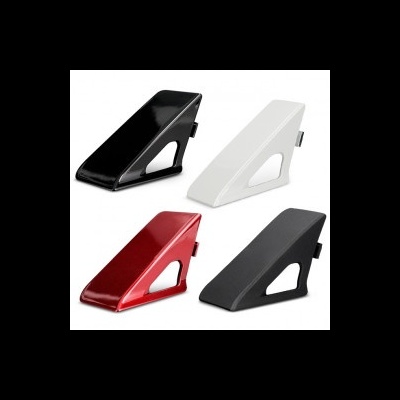 Calços de pneus para automóvel em quatro cores diferentes, preto, branco, vermelho e preto fosco.