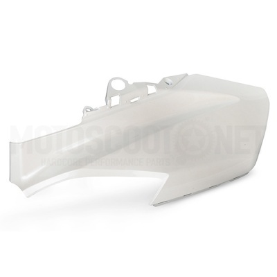 Peça de plástico branco translúcido para mota com suportes de fixação.