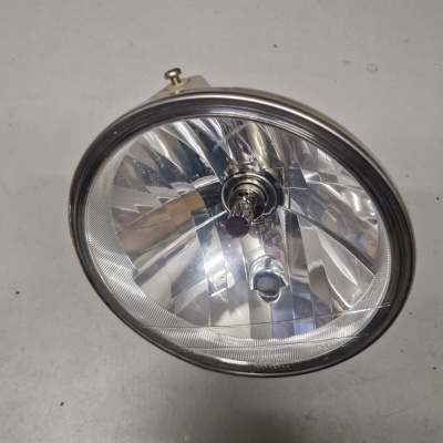 Farol redondo de carro com lente transparente e refletor prateado