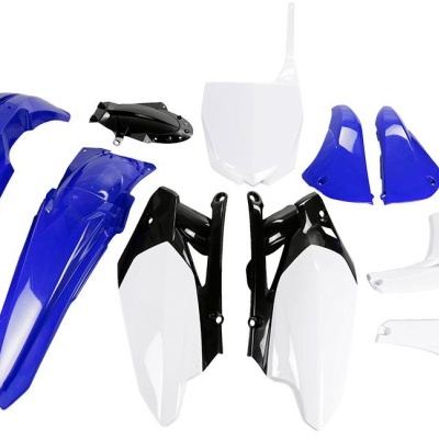 Conjunto de carenagens para motocicleta em azul, branco e preto sobre fundo branco